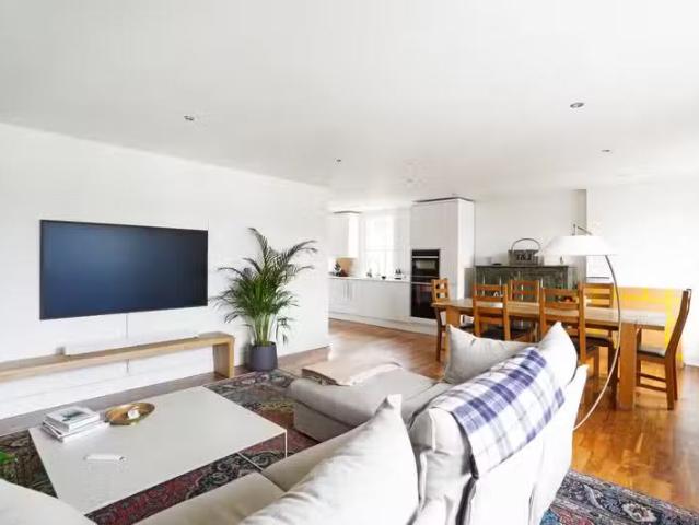 Apartment for rent in Lyons, Isle Of Man