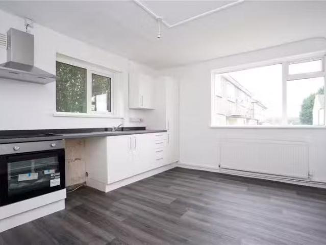 House for rent in Lower Wyke, West Yorkshire