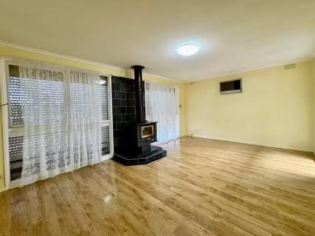 House for rent in St Albans, Melbourne