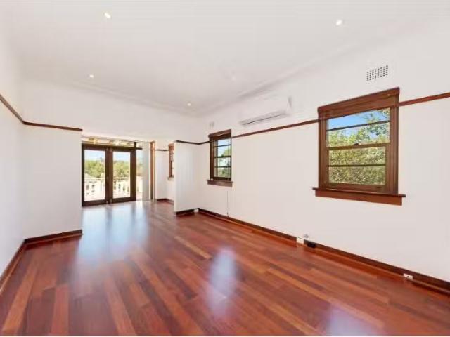 Condo for rent in Lower North Shore, Sydney