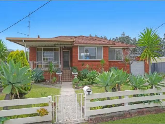 House for rent in Wollongong West, New South Wales