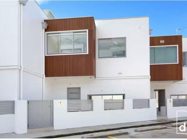 Condo for rent in Wollongong West, New South Wales