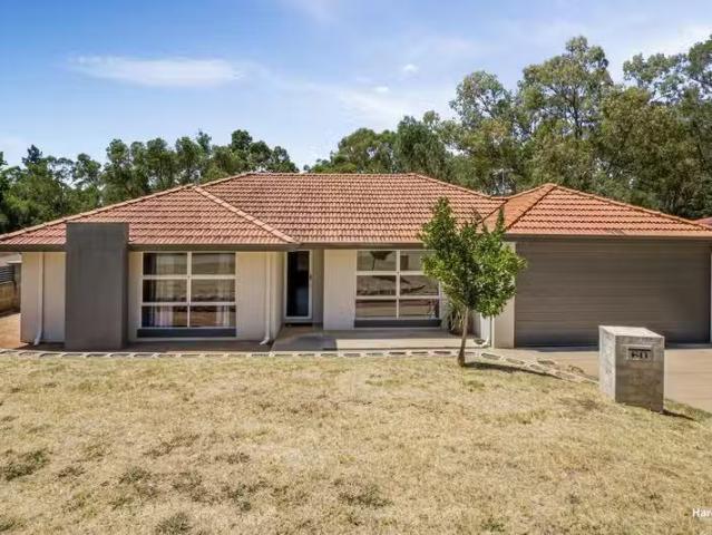 House for rent in Mount Nasura, Western Australia