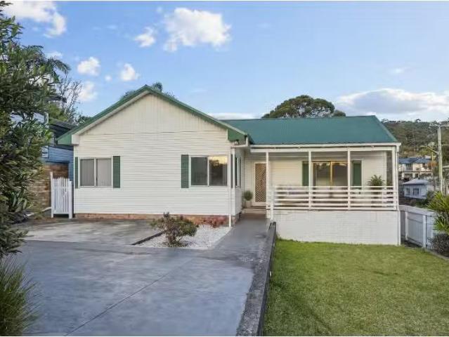 House for rent in Wollongong West, New South Wales