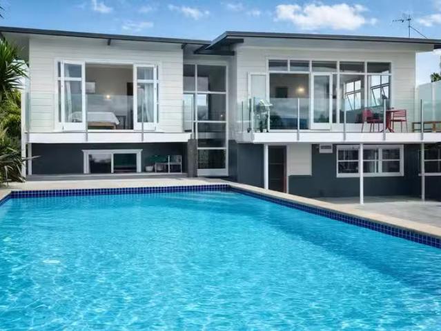 House for rent in Oratia