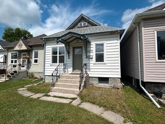 House for rent in East St. Paul, Manitoba