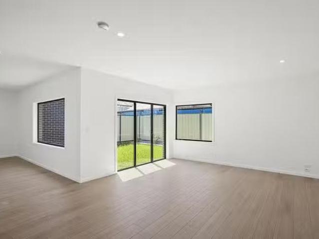 House for rent in Wollongong West, New South Wales