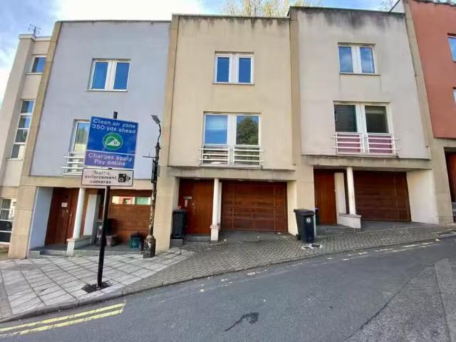 House for rent in Clifton Village, Feckenham