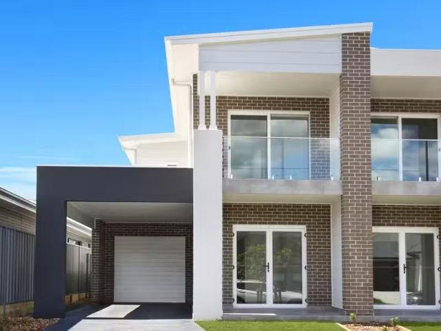 Condo for rent in Wollongong West, New South Wales