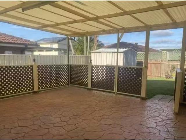 House for rent in St Helens Park, Sydney