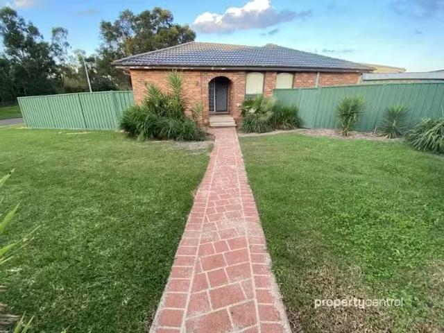 House for rent in St Clair, Sydney