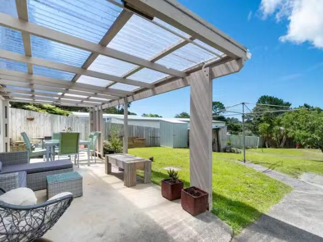 House for rent in Oratia