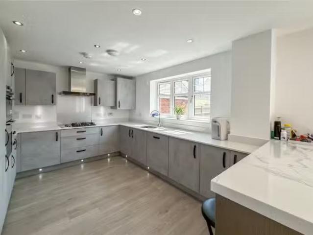 House for rent in Five Acres, Hertfordshire