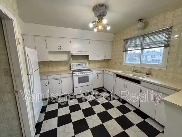 House for rent in Winfield, British Columbia