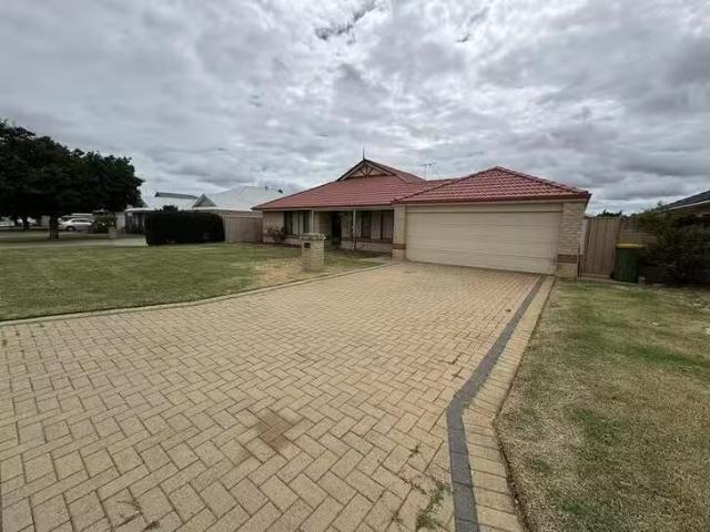 House for rent in Canning Vale, Western Australia