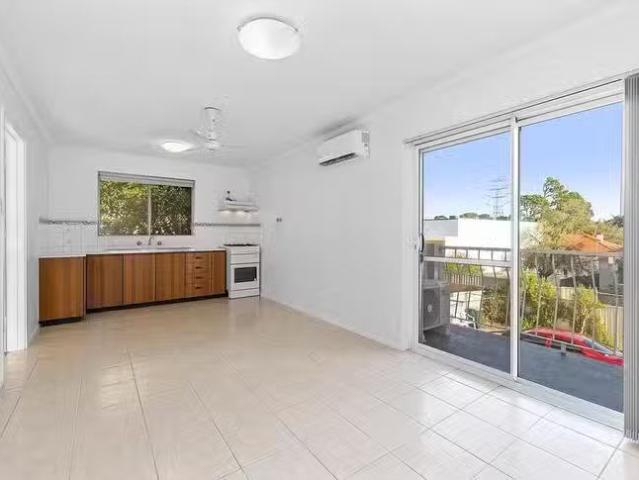 Apartment for rent in East Victoria Park, Western Australia