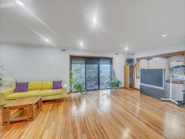 Room for rent in Avondale Heights, Melbourne