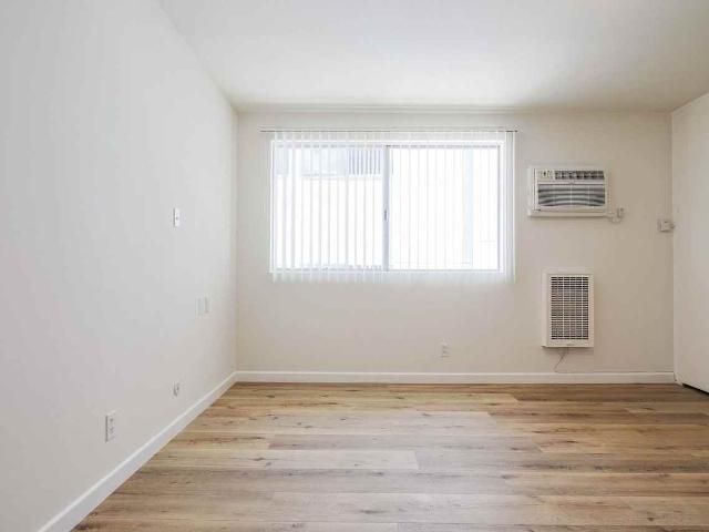Apartment for rent in Canoga Park, California