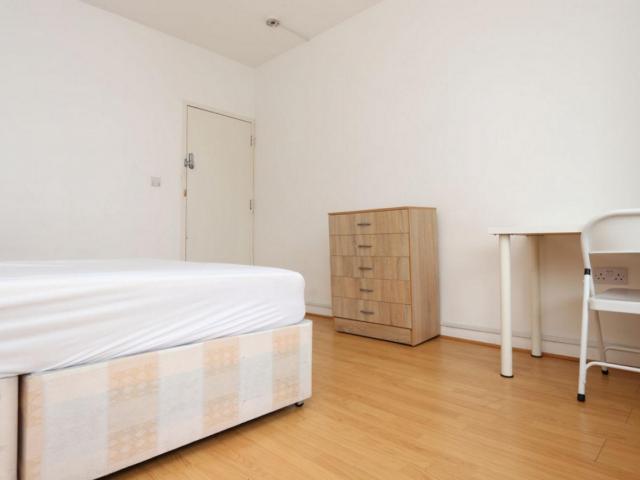 Room for rent in Walworth, Greater London