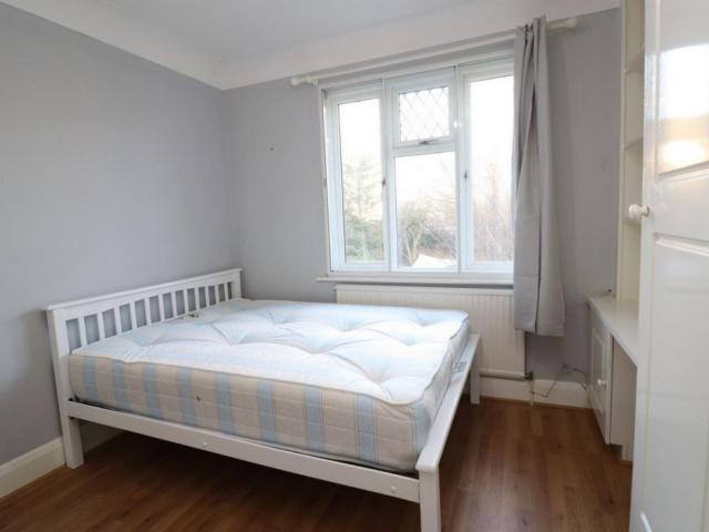 Room for rent in London Borough of Ealing, Greater London
