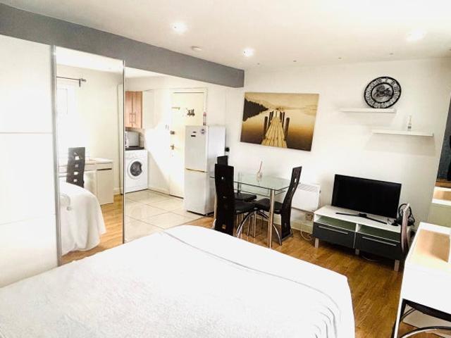 Studio for rent in Whitechapel, Greater London