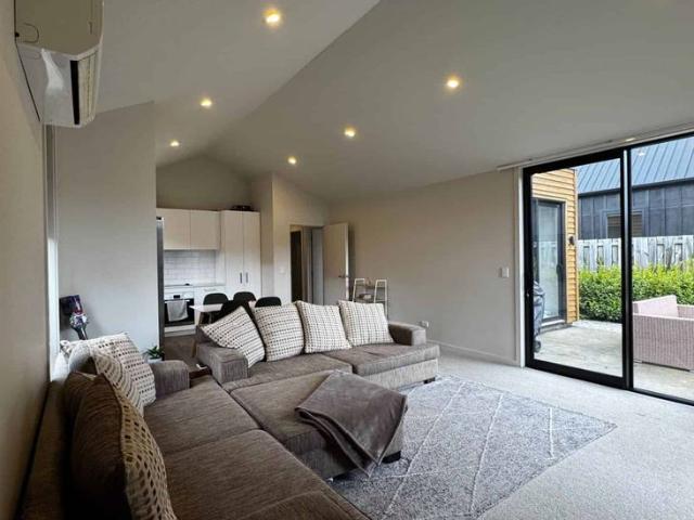 Townhouse for rent in Otakou