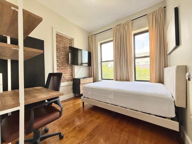 Room for rent in Arverne, New York