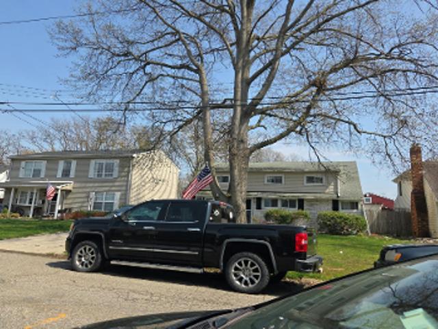 House for sale in Avenel, New Jersey