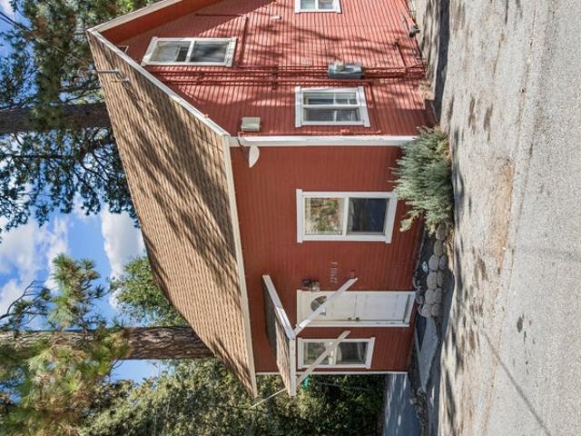 Room for rent in Cedarpines Park, California