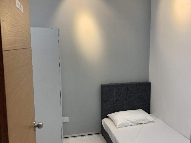 Room for rent in Petaling, Alam Impian