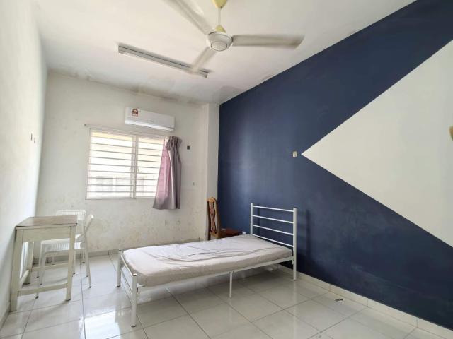Room for rent in Seksyen U13, Shah Alam