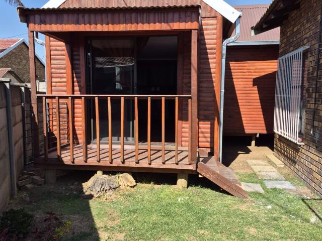 Apartment for rent in Ekurhuleni Ward 23, Kempton Park