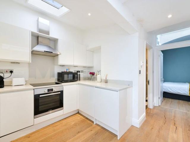 Apartment for rent in Brompton, Greater London