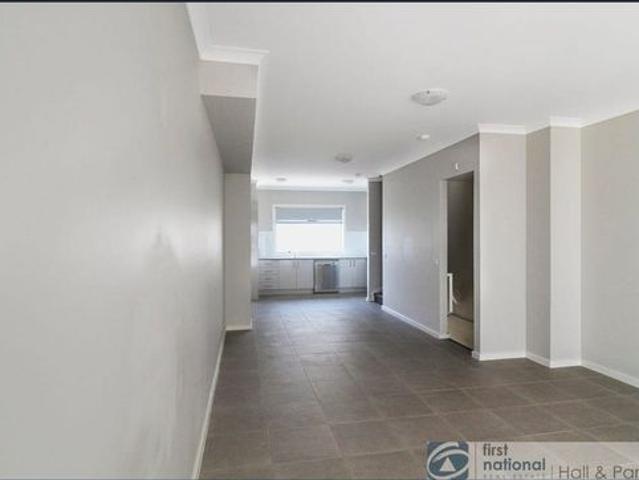 Townhouse for rent in Camerons Creek, Victoria