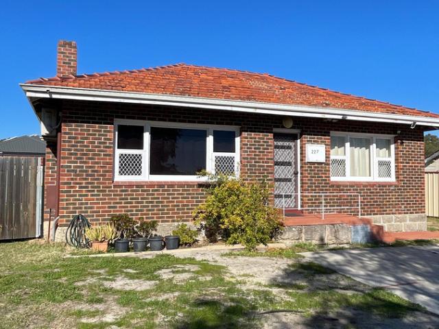 House for rent in Queens Park, Western Australia