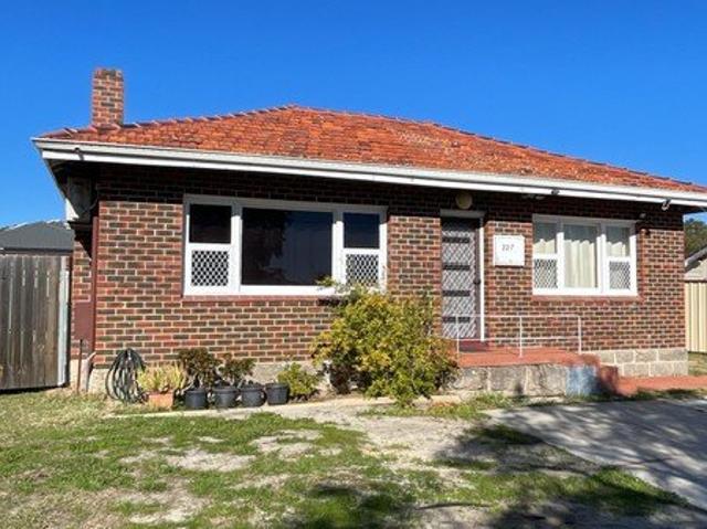 House for rent in Queens Park, Western Australia