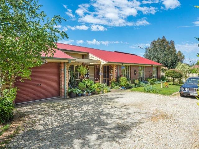 House for rent in Riddells Creek, Victoria