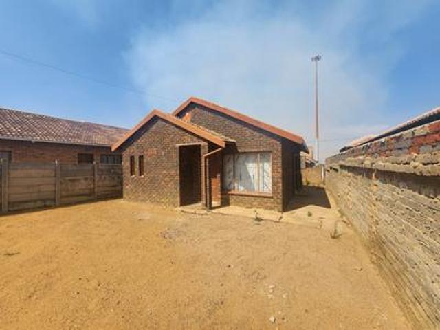 House for sale in Mohlakeng, Gauteng