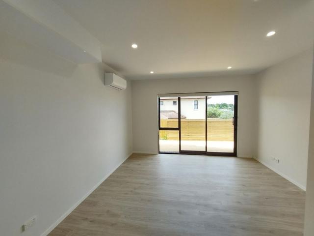Townhouse for rent in Howick Central, Howick