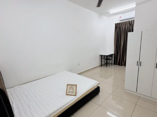 Room for rent in Sendayan Village, Negeri Sembilan