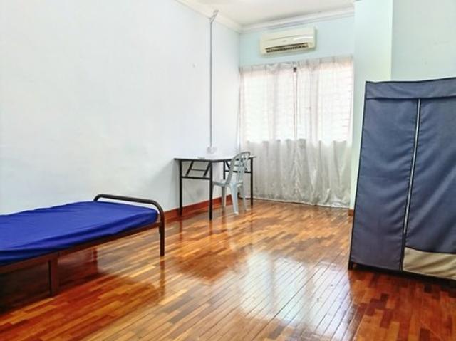 Room for rent in Petaling, Damansara Damai