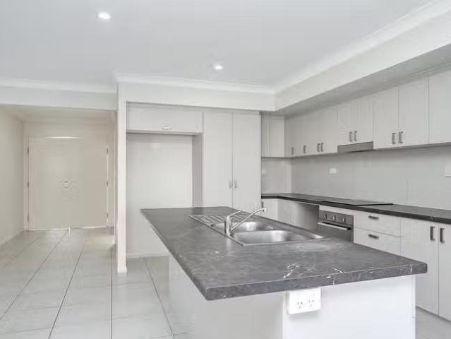 House for rent in Mount Larcom, Queensland