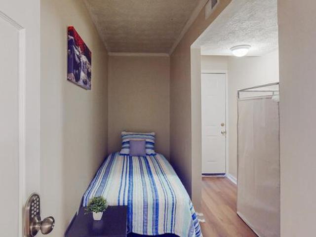 Room for rent in Union City, Georgia