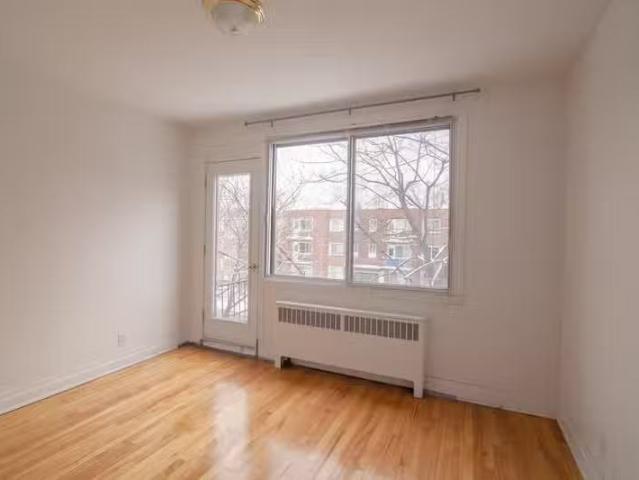 Condo for rent in St. Leonard's, Quebec
