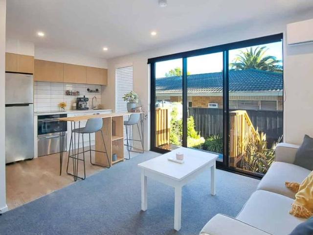 Townhouse for rent in Stokes Valley, Lower Hutt