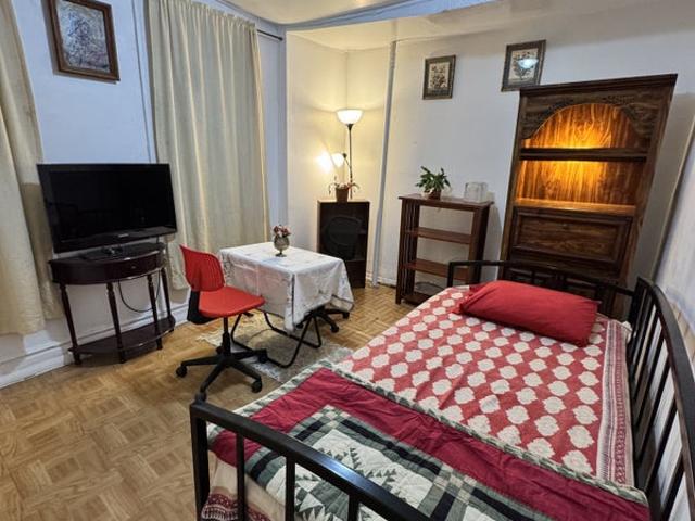 Room for rent in Arverne, New York