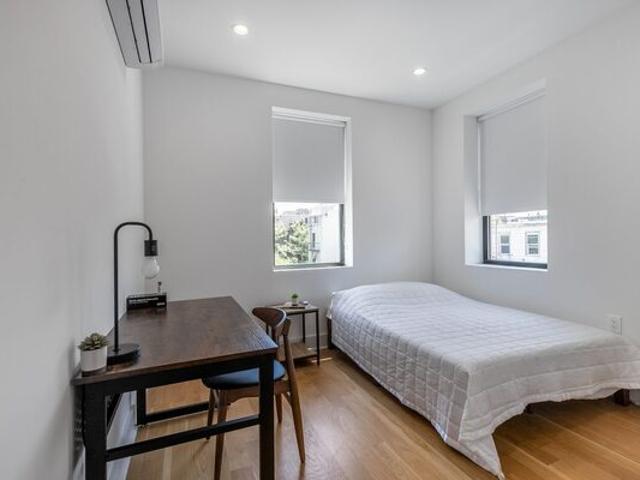 Room for rent in Arverne, New York