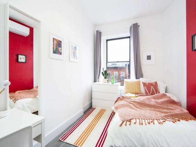 Room for rent in Arverne, New York