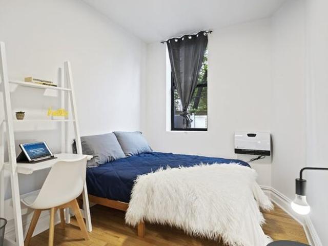 Room for rent in Arverne, New York