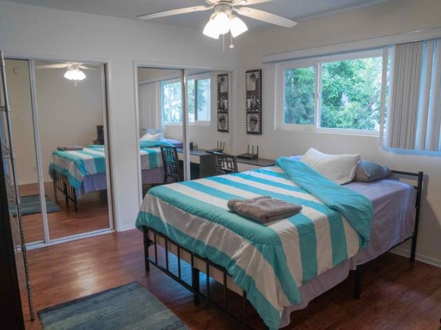 Room for rent in Canoga Park, California